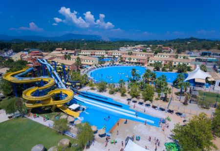 3 share offers Aqualand Resort